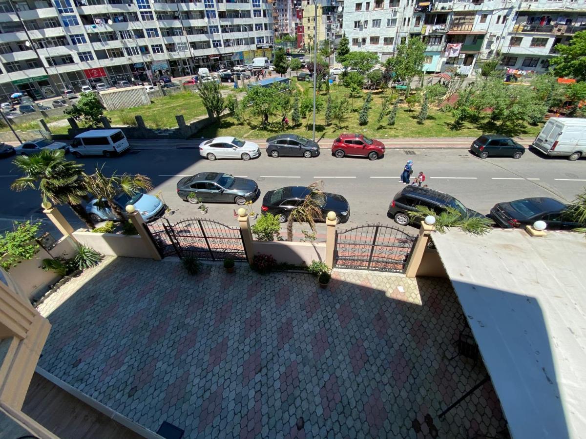 Hotel Eurasia Batumi Esterno foto