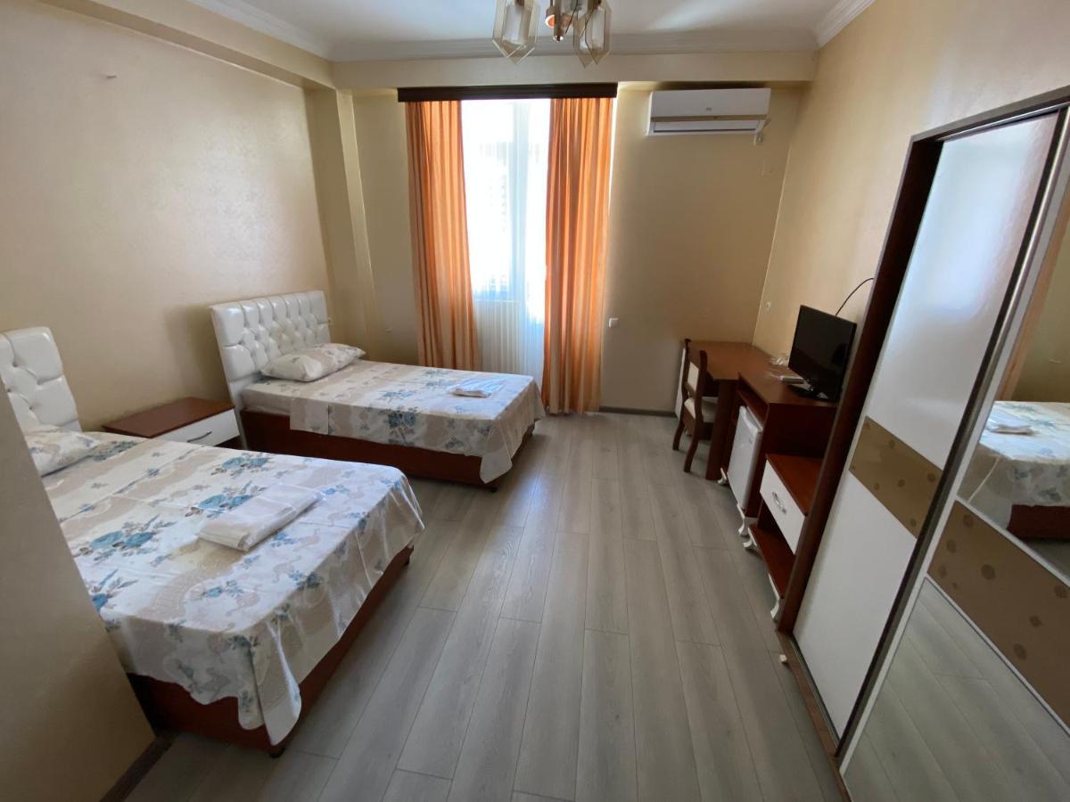 Hotel Eurasia Batumi Esterno foto