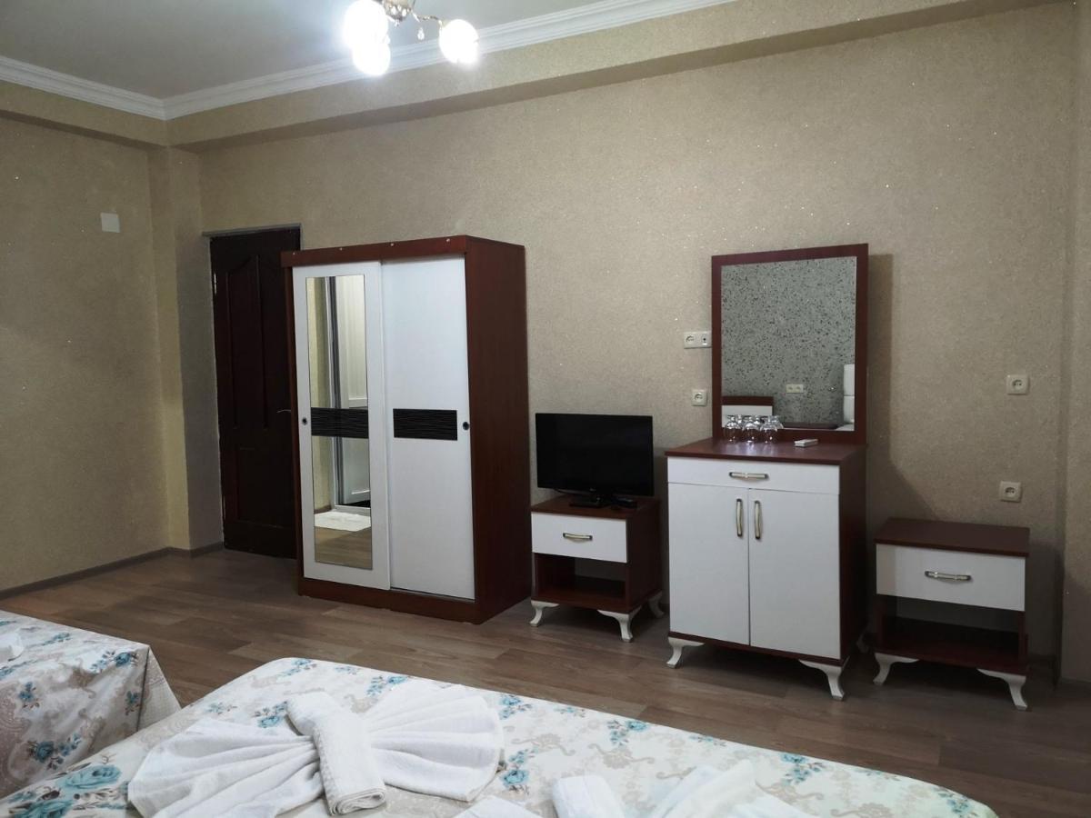 Hotel Eurasia Batumi Esterno foto