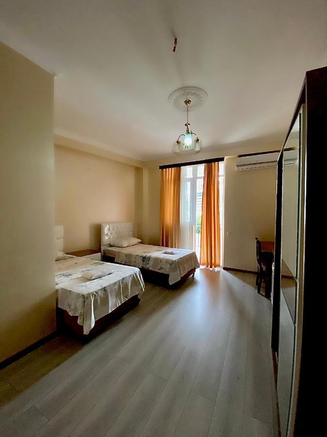 Hotel Eurasia Batumi Esterno foto