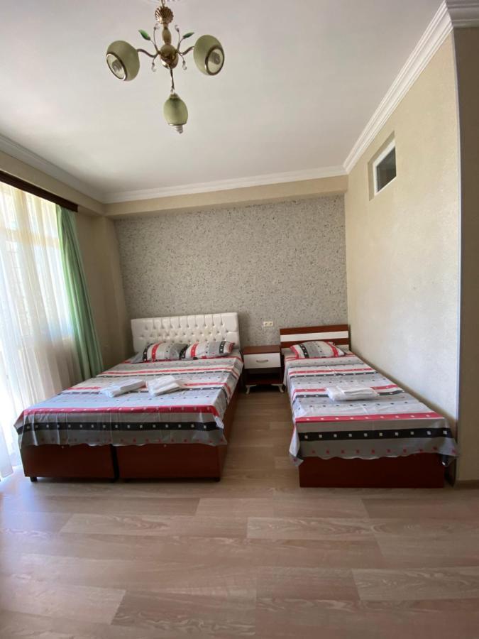 Hotel Eurasia Batumi Esterno foto