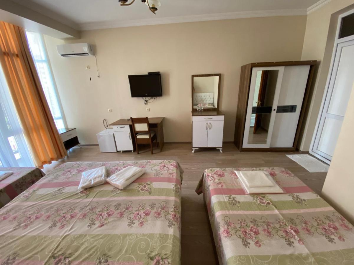 Hotel Eurasia Batumi Esterno foto