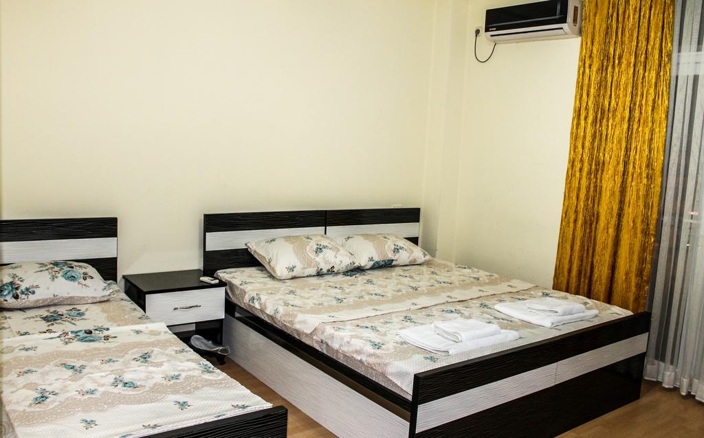 Hotel Eurasia Batumi Esterno foto
