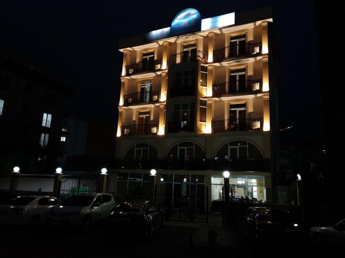 Hotel Eurasia Batumi Esterno foto